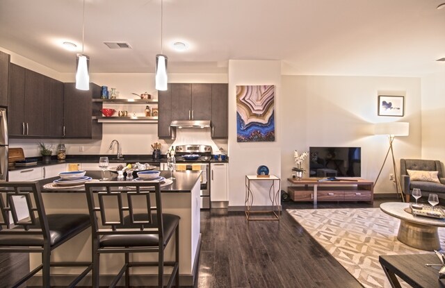 Deco Apartments