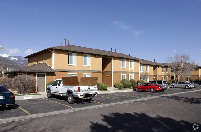 Cobblestone Ridge Apartments