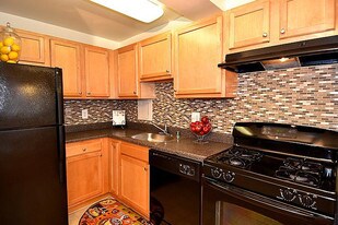 Kings Park Plaza Apartments
