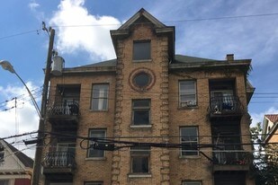 2457 Maplewood Ave Cincinnati OH Apartments