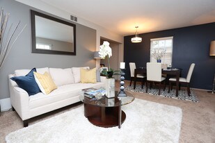 Views at Crescent Hill Apartments