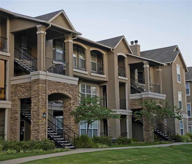 The Vintage on Yale Apartments