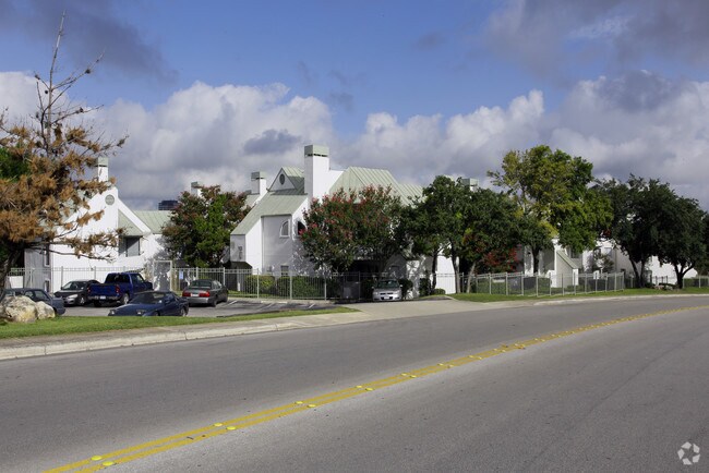 4000 Horizon Hill Apartments