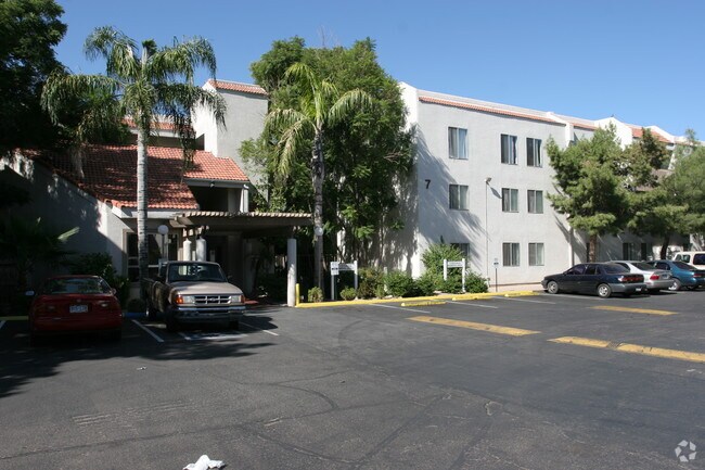 Casa Bella Apartments
