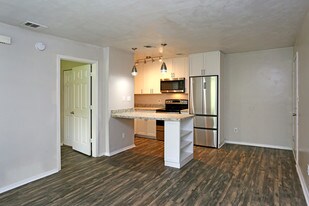 Silver Leaf Apartments