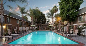 Beachwood Apartments in Anaheim, CA
