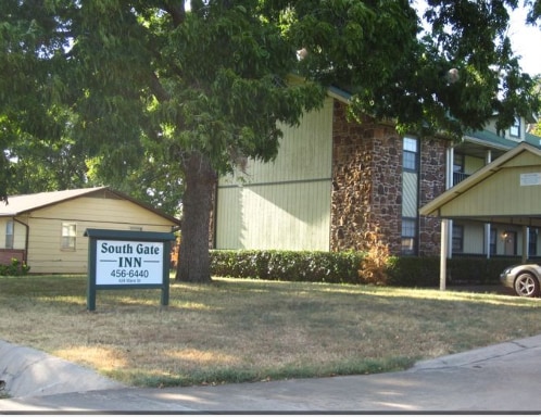 East Gate Inn Apartments