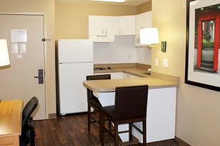 Furnished Studio – Houston - Galleria - Up... Apartments