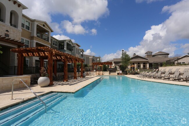 Wiregrass at Stone Oak Apartments