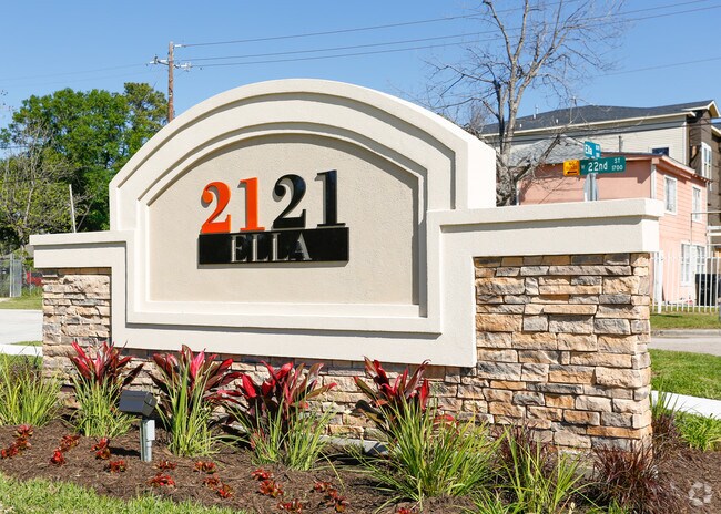 2121 Ella Apartments