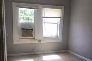 559 SW 3rd St Miami FL Apartments