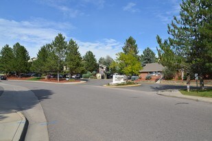 The Courtyards at Buckley Apartamentos