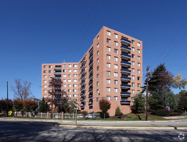 Summit Hills Apartments