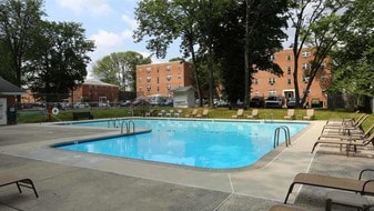 Fair Oaks Apartments