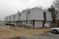 Twin Villas Apartments