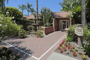 Courtyards at South Coast Apartamentos