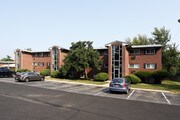 Country Club Apartments