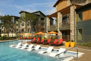 AMLI Covered Bridge Apartments