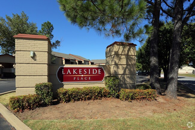 Lakeside Place Apartments