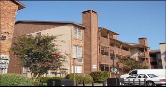 Courtyard Village Apartments