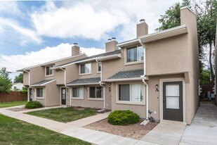 Yuma Court Townhomes Apartments