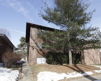 2338 E St Apartments