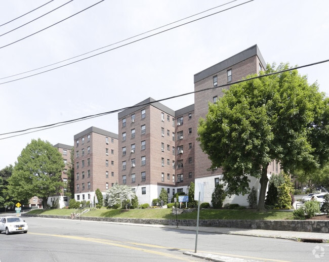 Harbor House Apartments