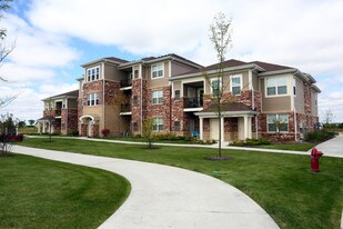 Algonquin Square Apartments