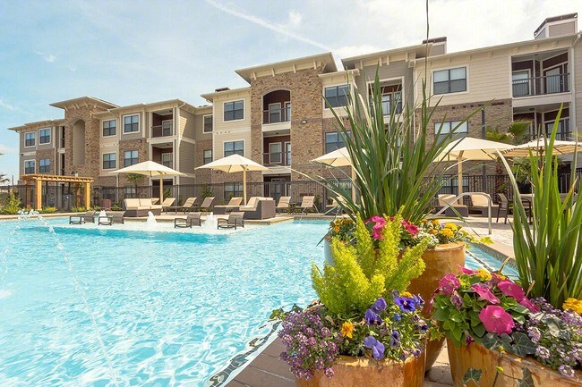 Sovereign Spring Cypress Apartments