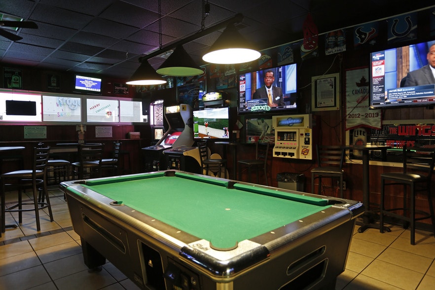 Park Place of HW Senior Apartments Rentals Harper Woods, MI