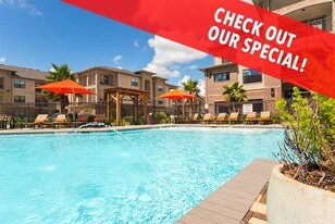 Stratus Cinco Ranch Apartments