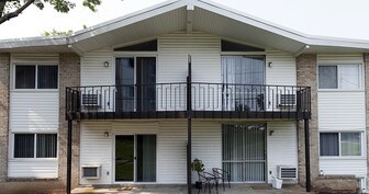 Summit at 860 Apartments