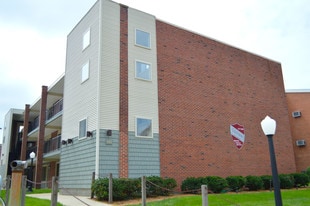 107 E Chalmers St Champaign IL Apartments