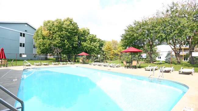 Sun Prairie/Vista Court Apartments