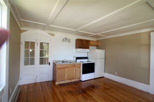 12 Sherwin St Waterville ME Apartments