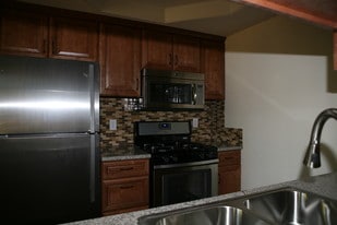 2568 Wilson Ave Redding CA Apartments