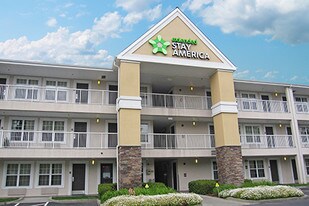 Furnished Studio – Santa Rosa - South Apartments