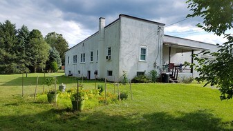 140 S Poplar St Macungie PA Apartments