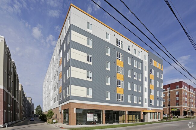 The Flats at ISU Apartments