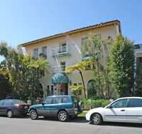 149 S Roxbury Dr Apartments