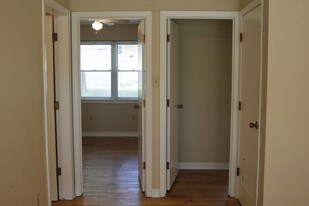 1201 Triplett Dr Emporia KS Apartments