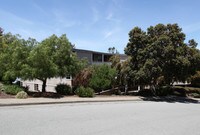 400 Robin Dr Apartments