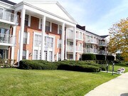 Versailles on the Lakes Schaumburg Apartments