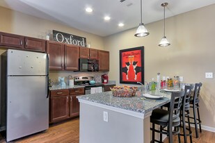 Highland Square Oxford Apartments