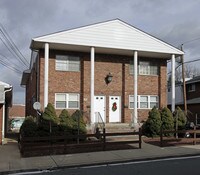 6 units Apartments