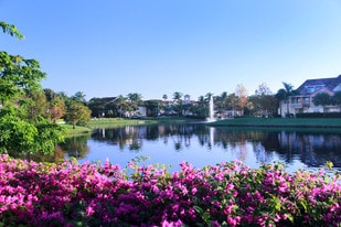 St. Tropez Apartments