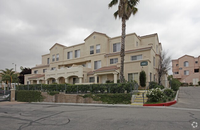 River Ranch Townhomes & Apartments