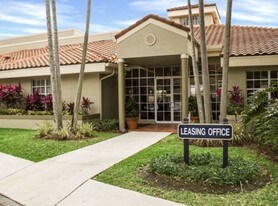 La Vue at Emerald Pointe Apartments