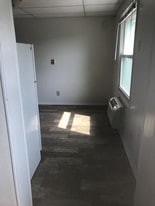 2414 Lakeshore Dr Pekin IL Apartments