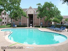 Overlook at Bear Creek Apartments